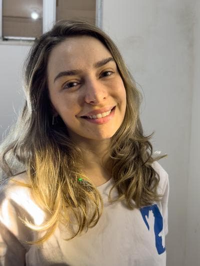 Retrato de Andrea Ortega Gimenez, que é um voluntário da ONG Zoé.