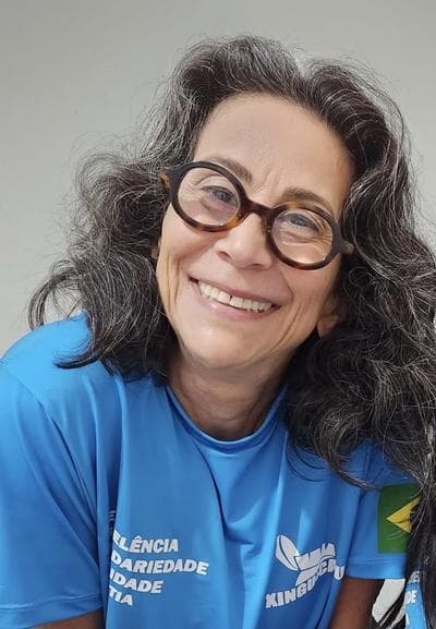 Retrato de Clara Elisa Frare De Avelar Teixeira, que é um voluntário da ONG Zoé.