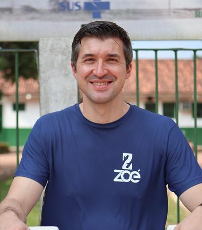 Retrato de Fernando Pavinato Marson, que é um voluntário da ONG Zoé.